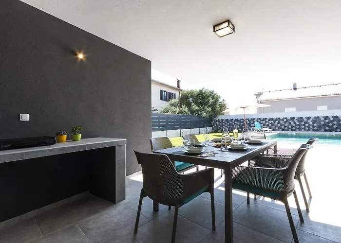 Βίλα Modern 3-bedroom With A Private Pool