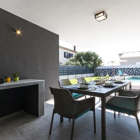 Villa Modern 3-bedroom With A Private Pool